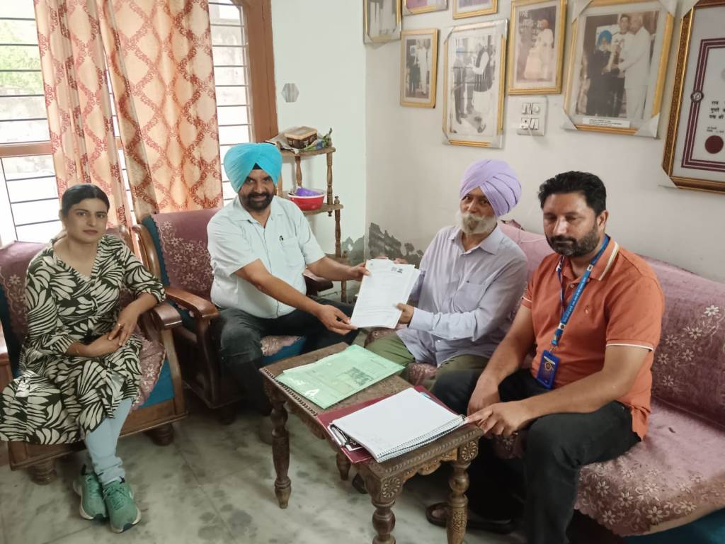 Padma Shri Prem Singh Sets an Inspiring Example by Submitting Enumeration Form under SIR2026